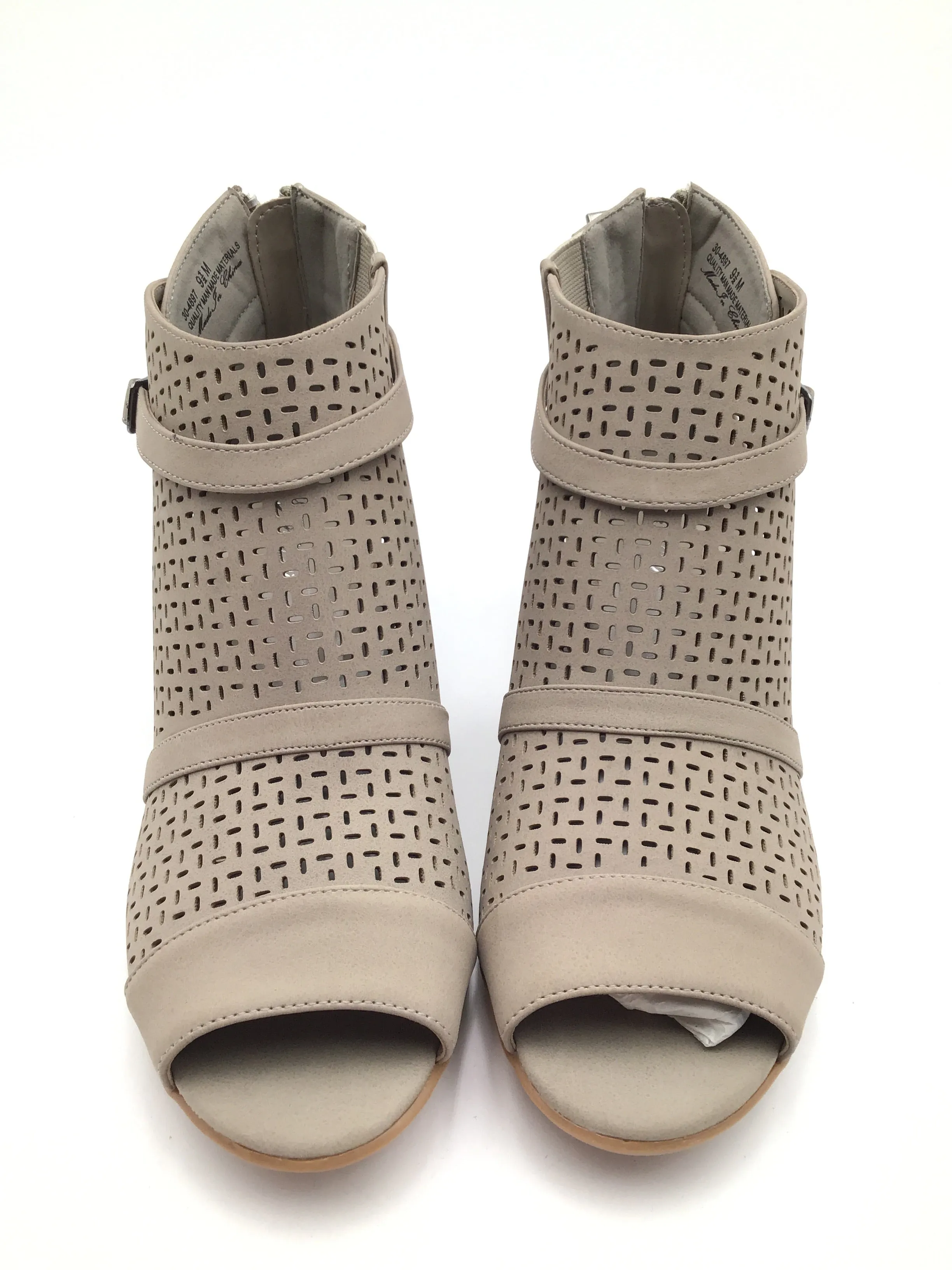 Shoes Heels Block By Easy Street In Beige, Size: 9.5